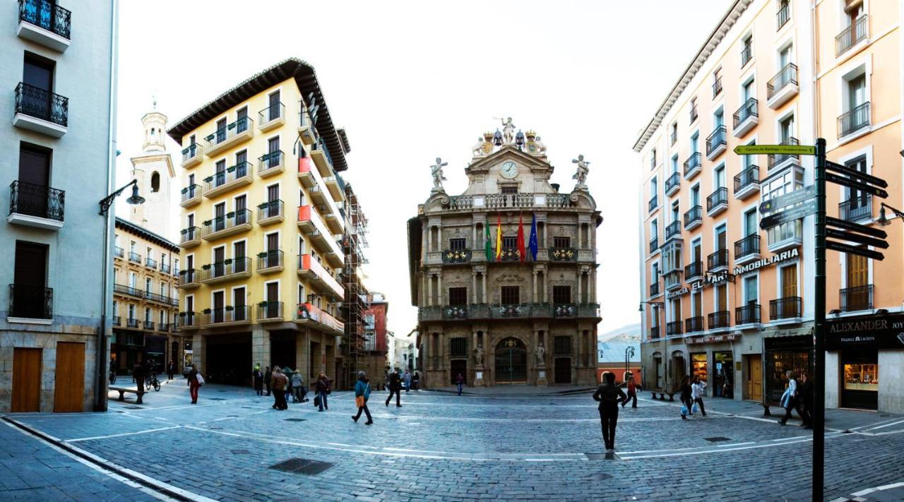 Top Apartment Frente A La Catedral Pamplona Eksteriør billede