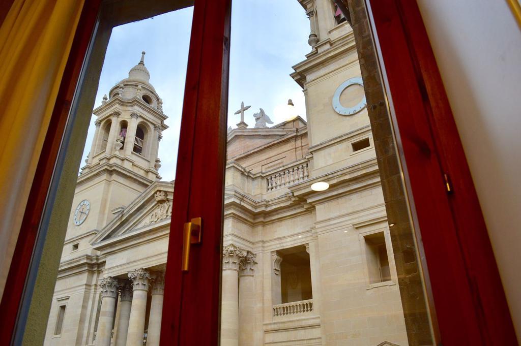 Top Apartment Frente A La Catedral Pamplona Eksteriør billede